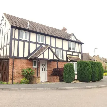 Rent this 4 bed house on Hurford Drive in Thatcham, RG19 4WA
