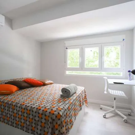 Rent this 4 bed apartment on Carrer de Crevillent in 46022 Valencia, Spain