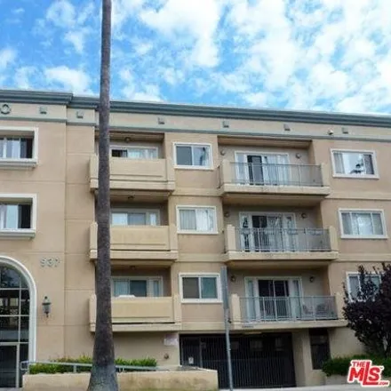 Rent this 1 bed condo on 937 12th Street