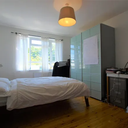 Rent this 1 bed apartment on 42 Sydney Road in London, N10 2RL
