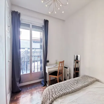 Rent this 4 bed room on Rastro Market in Calle Ribera de Curtidores, 28005 Madrid