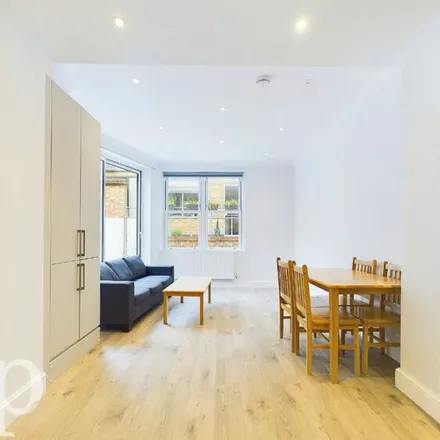 Rent this 2 bed apartment on Implantcenter Dentistry in 71 Gray's Inn Road, London