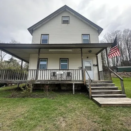 Buy this 4 bed house on 364 Lenox Avenue in Pontoosuc, Pittsfield