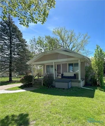 Buy this 3 bed house on 697 West Capistrano Avenue in Mayfair Park, Toledo