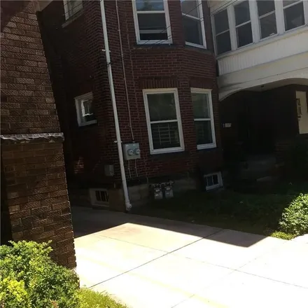 Buy this 8 bed duplex on 349 West 9th Street in Erie, PA 16502
