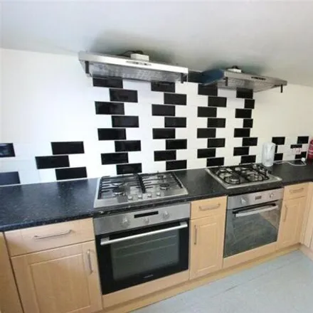 Rent this 5 bed apartment on Chubby Chicken in 260 Cowley Road, Oxford