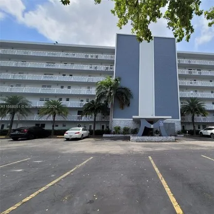 Buy this 2 bed condo on 1242 Northeast 4th Street in Hallandale Beach, FL 33009