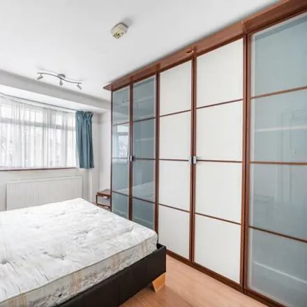 Image 3 - Turner Road, Mollison Way, South Stanmore, London, HA8 5QY, United Kingdom - Duplex for sale