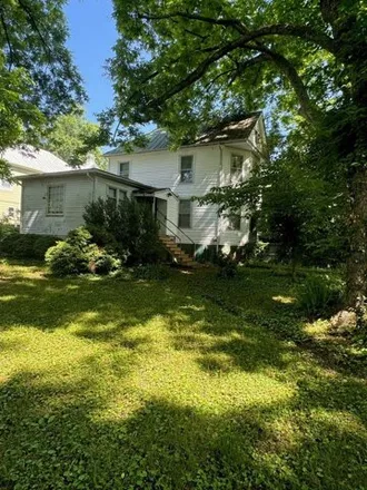 Image 3 - 1410 10th St, Victoria, Virginia, 23974 - House for sale