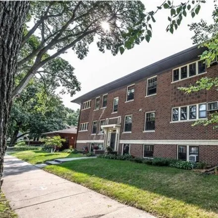 Image 2 - 381 West 47th Street, Minneapolis, MN 55419, USA - Condo for sale