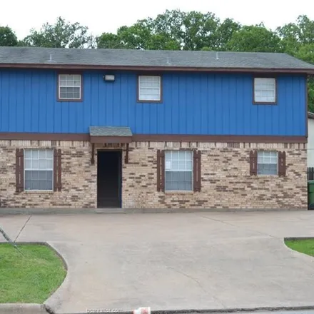 Buy this studio house on 2422 Jaguar Drive in Bryan, TX 77807