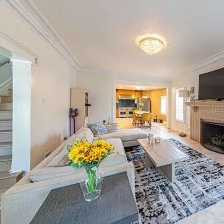 Image 4 - 570 S Van Ness Ave, Los Angeles, California, 90020 - House for sale