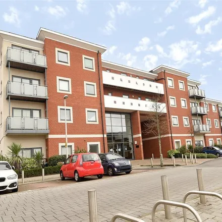 Rent this 2 bed apartment on 6 Havergate Way in Reading, RG2 0GW
