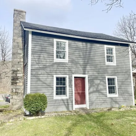 Rent this 3 bed house on 406 Redding Road in Redding, Western Connecticut Planning Region
