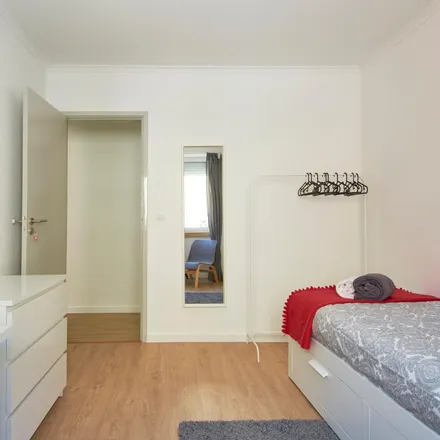 Rent this 5 bed room on Martinho e Martinho in Rua David Lopes, 1900-104 Lisbon