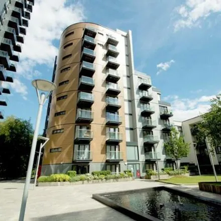 Image 1 - Park Vista Tower, 5 Cobblestone Square, St. George in the East, London, E1W 3AY, United Kingdom - Apartment for sale