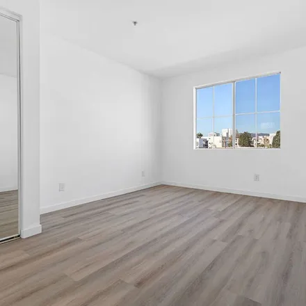 Rent this 3 bed apartment on 12131 Iowa Avenue in Los Angeles, CA 90025
