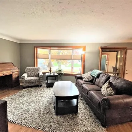 Image 3 - 305 Park Drive, Clawson, MI 48017, USA - House for sale