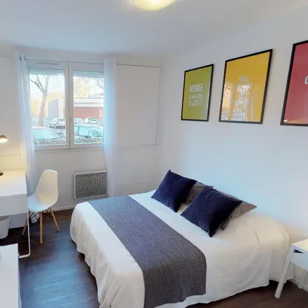 Rent this 4 bed room on 106 Boulevard Montebello in 59037 Lille, France