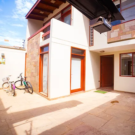 Rent this 5 bed house on Suoh in Avenida Los Incas, Urbanización Santa Victoria