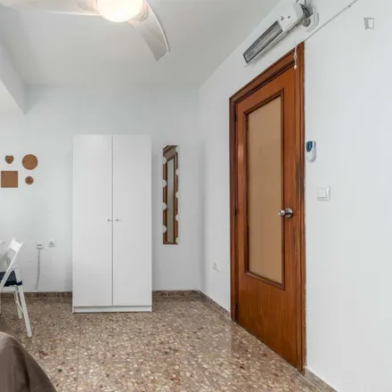 Image 3 - Carrer del Cura Planelles, 13, 46011 Valencia, Spain - Room for rent