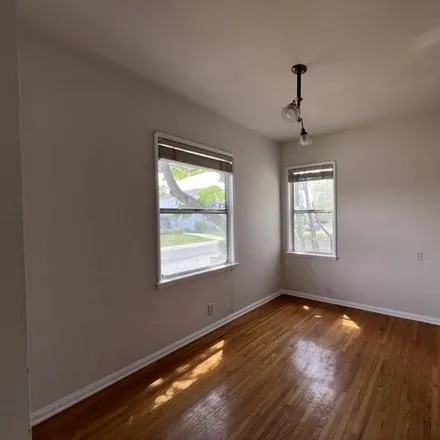Image 3 - 7811 Truxton Avenue, Los Angeles, CA 90045, USA - House for rent