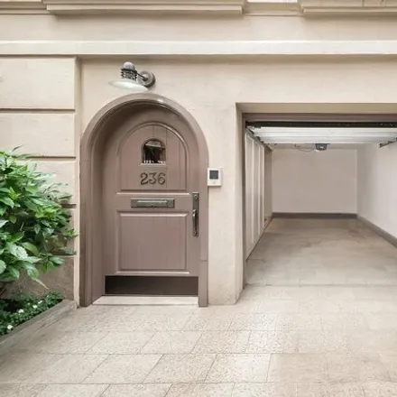 Image 3 - 236 East 72nd Street, New York, NY 10021, USA - Townhouse for sale