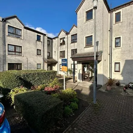 Rent this 2 bed apartment on Carters Place in Irvine, KA12 0BY