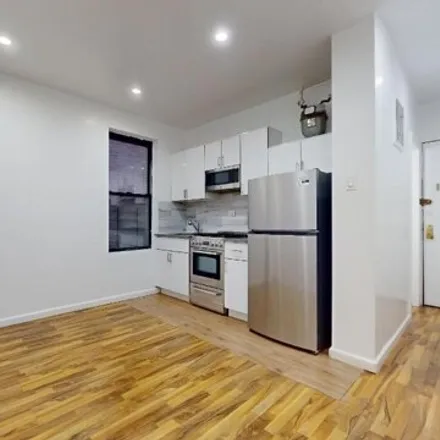 Rent this 3 bed apartment on 2485 Elm Place in New York, NY 10458