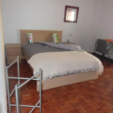 Rent this 5 bed apartment on Calle Nuevo Baztán in 9, 28806 Alcalá de Henares