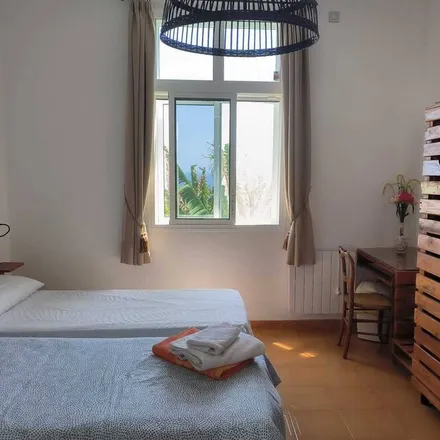 Rent this 3 bed townhouse on Arucas in Las Palmas, Spain