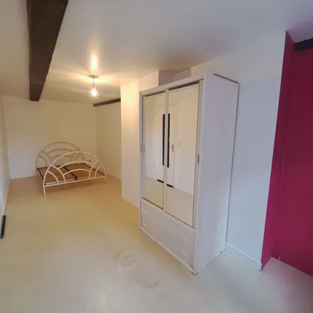 Rent this 3 bed apartment on 2 Place de la Victoire in 63000 Clermont-Ferrand, France