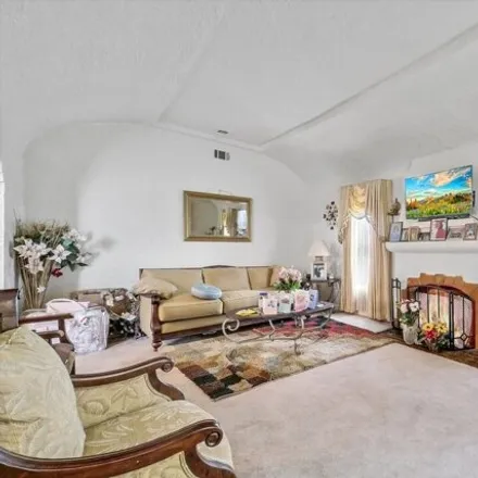 Image 7 - 1818 W 79th St, Los Angeles, California, 90047 - House for sale
