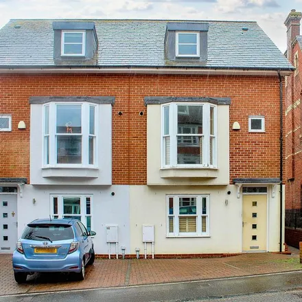 Rent this 4 bed duplex on Eastgate Baptist Chapel in East Street, Lewes