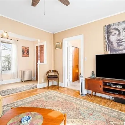 Image 8 - 1947 Fowler Avenue, New York, NY 10462, USA - House for sale