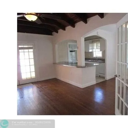 Rent this 2 bed house on Hotel Seacrest in Washingtonia Avenue, Lauderdale-by-the-Sea
