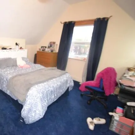 Rent this 6 bed house on 12 Hope Drive in Nottingham, NG7 1DL