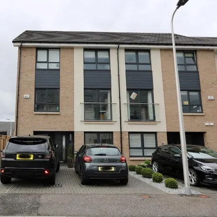 Rent this 4 bed townhouse on 5 Cobden Crescent in Milngavie, G61 3EN