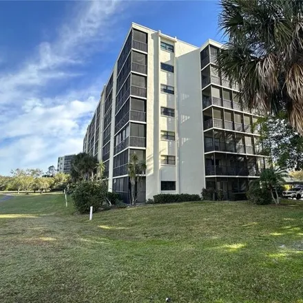 Buy this 3 bed condo on Cove Cay Country Club in 2612 Cove Cay Drive, Largo