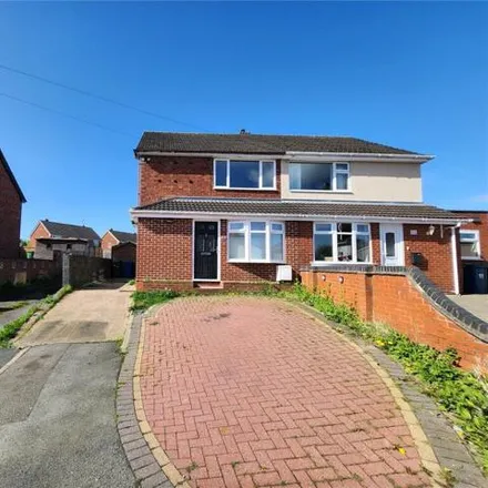 Buy this 3 bed duplex on Thornby Avenue in Tamworth, B77 2LX