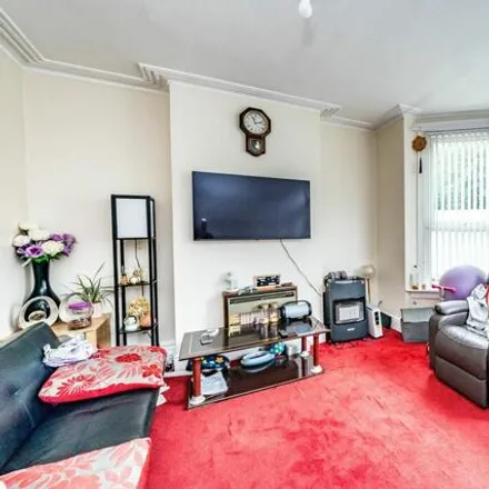 Image 2 - 108-132 Chippinghouse Road, Sheffield, S7 1FG, United Kingdom - Townhouse for sale