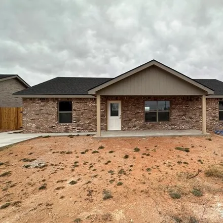 Buy this 3 bed house on 846 Southwest Avenue K in Seminole, TX 79360