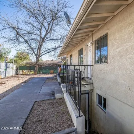 Image 2 - 325 South Pioneer, Mesa, AZ 85204, USA - House for sale