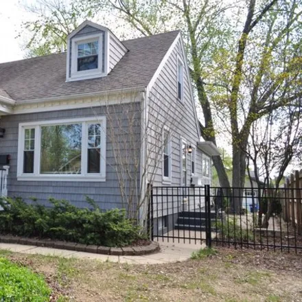 Buy this 3 bed house on 89 Mosedale Street in St. Charles, IL 60174