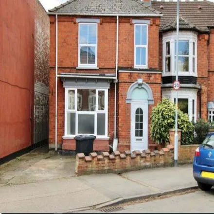 Rent this 6 bed townhouse on 75 in 75A West Parade, Lincoln