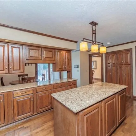 Image 6 - 19267 Saratoga Trail, Strongsville, OH 44136, USA - House for sale