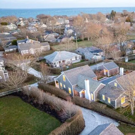 Image 1 - 10 Lincoln Avenue, Nantucket, MA 02554, USA - House for sale