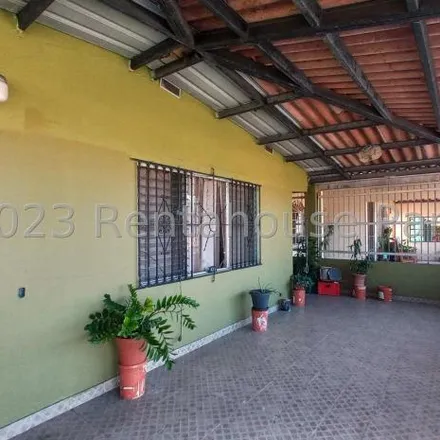 Buy this 3 bed apartment on Pre Infantil - Tee Ball FIeld in Calle 16, Los Robles Sur
