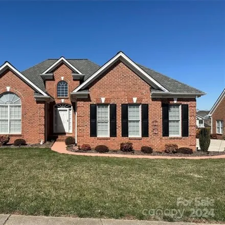 Buy this 3 bed house on 187 Fox Den Circle in Statesville, NC 28677