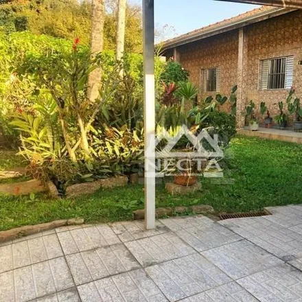 Buy this 3 bed house on Escola Estadual Professor Ângelo Barros de Araújo in "Avenida Benjamin Arantes Silva Junior, Travessão